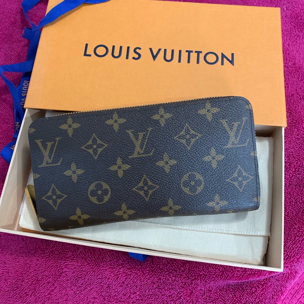 Zippy Louis Vuitton wallet